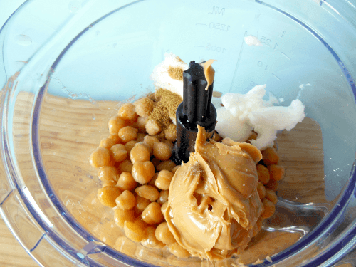 Homemade Hummus Without Tahini // Budget Girl --- A budget-friendly homemade hummus, made WITHOUT tahini. This post features two different options for substitutions. #hummus #healthy #food #cooking #snacks
