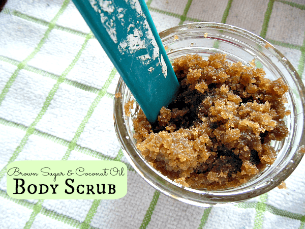 Brown Sugar & Coconut Oil Body Scrub // Budget Girl --- Brown sugar & coconut oil body scrub is gentle on your skin. It will help exfoliate and prevent black heads, white heads, etc. Use it once a week. #scrub #skin #brown #sugar #coconut #oil #body