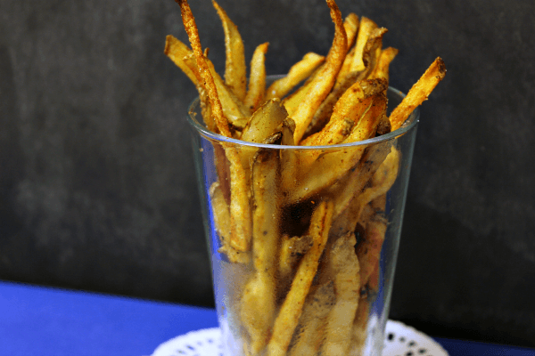 Crispy Baked French Fries // Budget Girl --- When you think of crispy fries, deep frying in oil is usually what comes to mind. But you can get delicious, crispy fries by baking them, too!