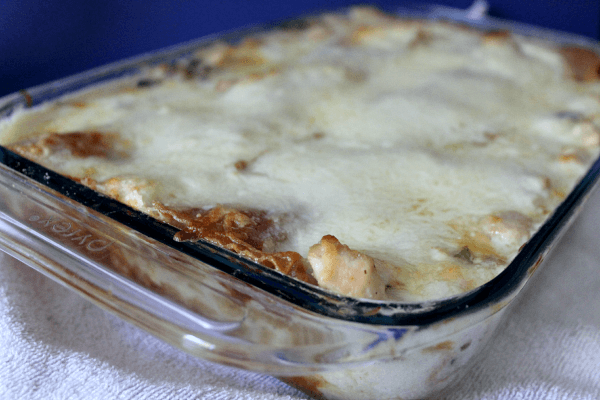 Chicken Lasagna with Spinach & Mushrooms // Budget Girl --- A woodsy, hearty lasagna made with a savory white wine sauce.