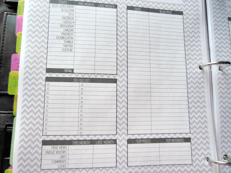 A 2014 Blogger's Planner { FREE Printable } // Budget Girl --- Features include: a contacts/ affiliates page, a blog tracker to track monthly numbers, preview of the next month in the bottom corner, spaces for sketching ideas you can't articulate, FULL pages for brainstorming & notes, a page to write down usernames & passwords for social media accounts, two-year previews, monthly AND weekly views. Click to get yours!
