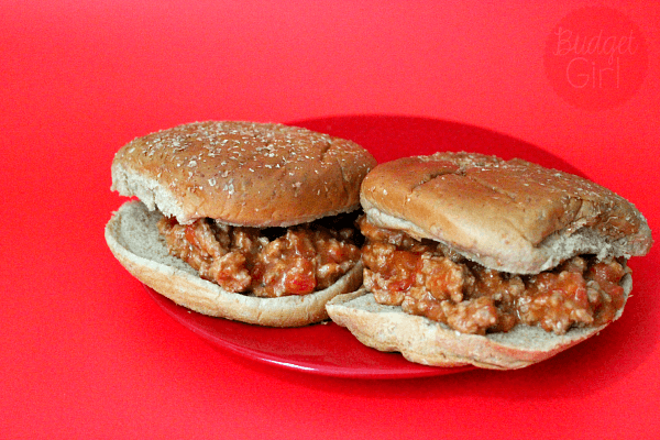 Crock Pot Sloppy Joes // Budget Girl --- Freezer Meal Friday! This week is crock pot sloppy joes. This sauce is much better than any other I've had. Also, can  you say "easy"? Yes, please! #freezermeal #crockpot #slowcooker #diiner #food #sloppyjoes 