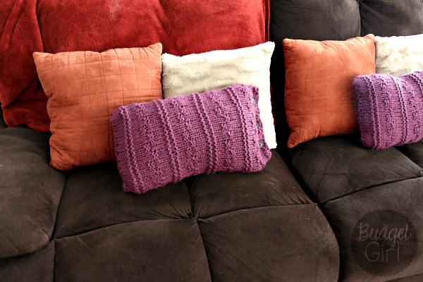 Easy Knitted Throw Pillows // Budget Girl --- Do your pillows need an update? Knitting your own cases is a cute, personal, and cheaper way of doing it than buying new ones. This pattern is SO easy, too. #knitting #knit #pillows #cases #covers #decor
