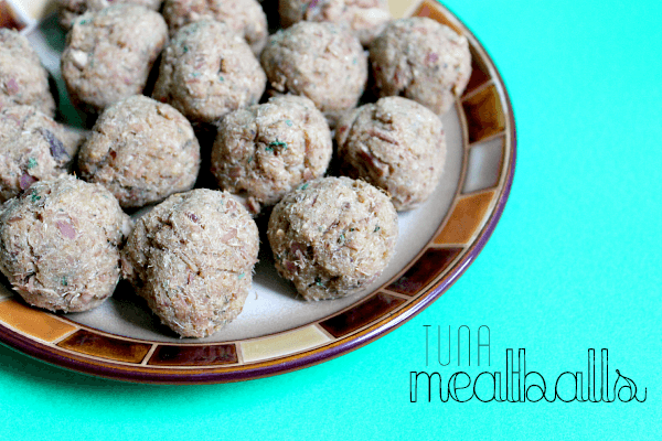 Tuna Meatballs // Budget Girl --- A cheaper and easier alternative to making meatballs from ground meat. This sounds like it would be a huge failure, but it's actually pretty good! #cooking #baking #food #recipes #fish #meatballs