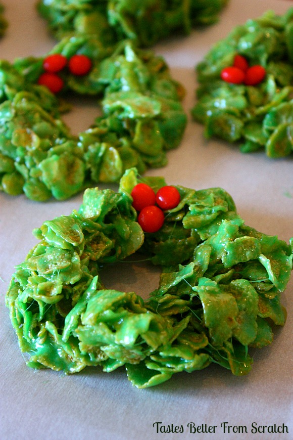 20 Christmas Cookies --- I'm pretty sure the best part of the holiday season is getting to binge on Christmas cookies. So here are some recipes you need to put on your list this year! #christmas #cookies #roundup 