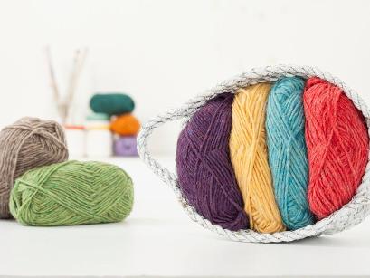 Stuff Your Stockings with Léttlopi Icelandic Yarn at Craftsy's Flash Sale --- Save big on popular yarn, sewing and quilting products and get it in time for Christmas. || via diybudgetgirl.com #knitting #sewing #crocheting #kits #shopping #christmas