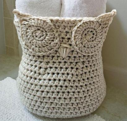 Stuff Your Stockings with an Owl Basket Kit at Craftsy's Flash Sale --- Save big on popular yarn, sewing and quilting products and get it in time for Christmas. || via diybudgetgirl.com #knitting #sewing #crocheting #kits #shopping #christmas