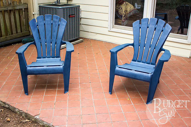Figuring out how to properly paint plastic patio chairs is a great way to bring new life to your old, faded furniture. 