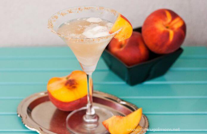 Peach Cobbler Martini -- Warm weather is here and it's time to ring it in with some of the blogosphere's best refreshing spring cocktails!